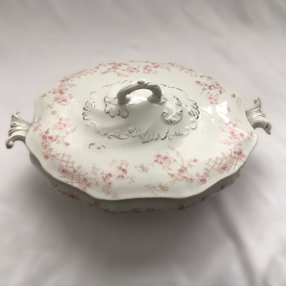 Vintage Johnson Bros. England Royal Semi-Porcelain Ivory Rose Floral Soup Tureen - Picture 3 of 13